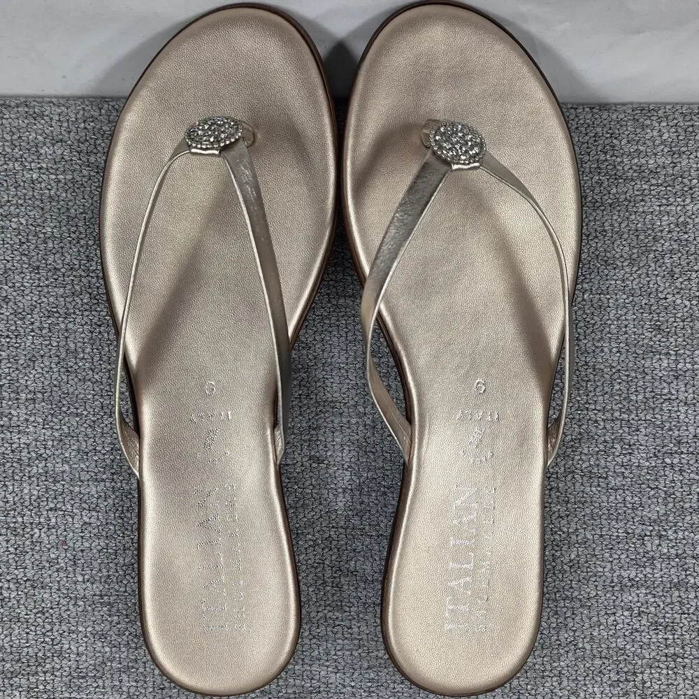 ITALIAN SHOEMAKERS RAMONI WOMEN’S METALLIC GOLD THONG SANDALS – SIZE 9 (NWOT)